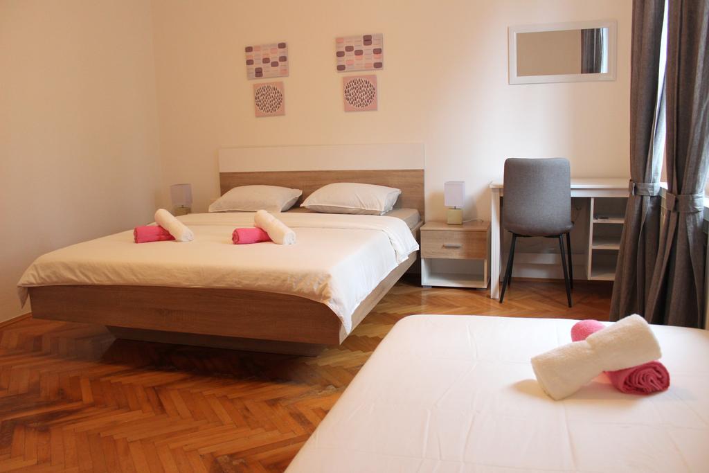 Apartment & Room'S Anni Zadar Exterior photo