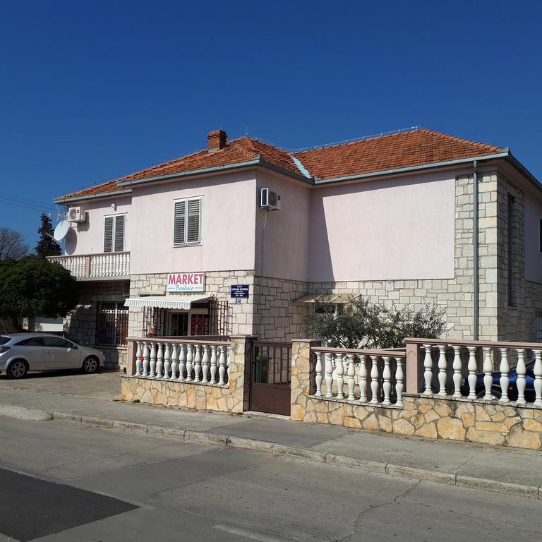 Apartment & Room'S Anni Zadar Exterior photo