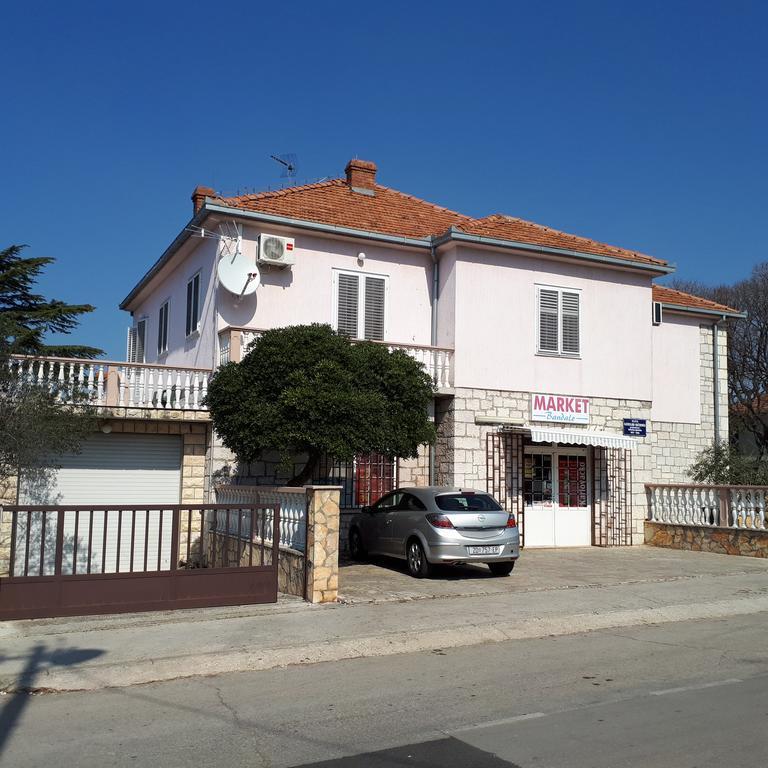 Apartment & Room'S Anni Zadar Exterior photo